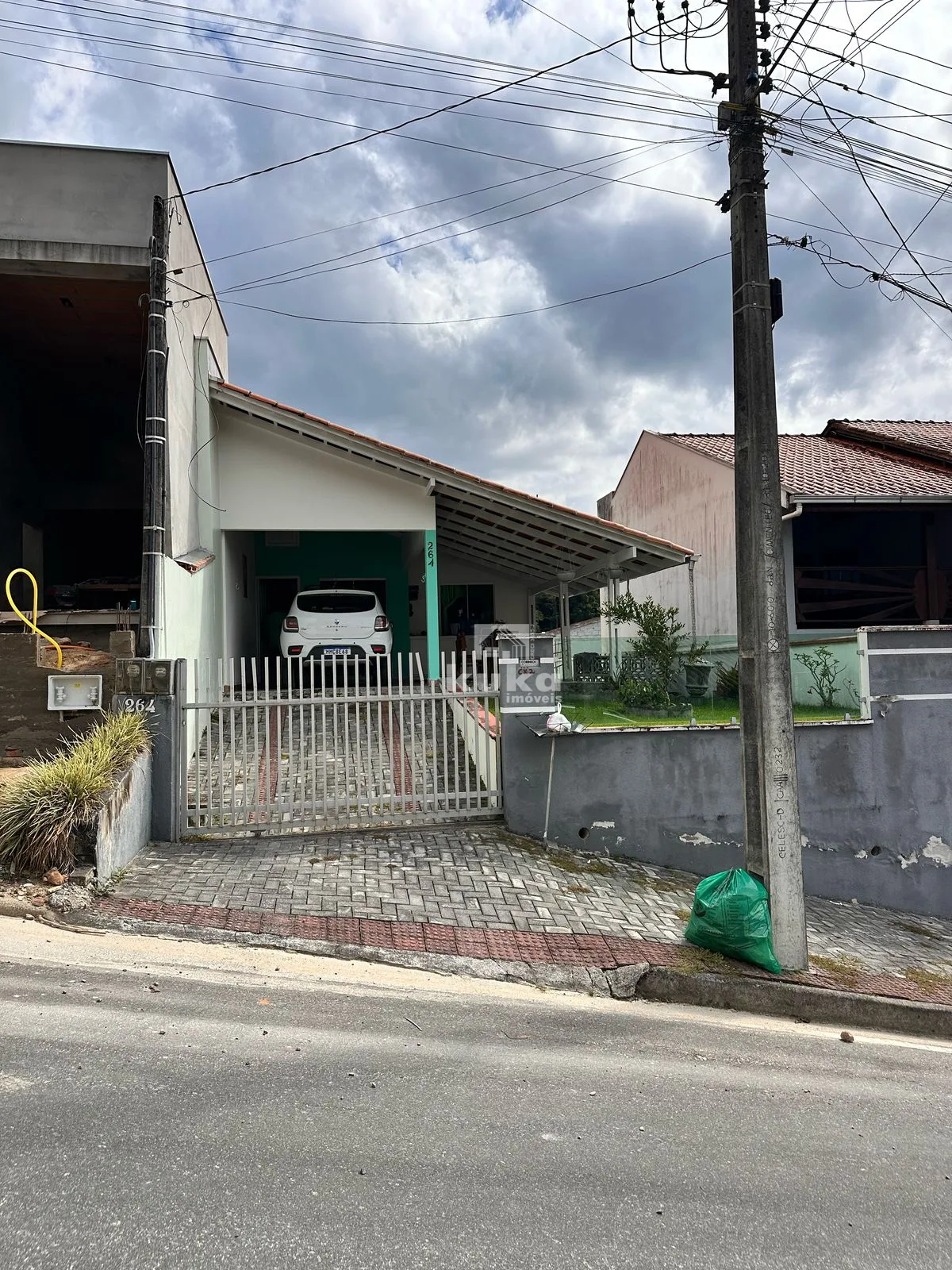 CASA À VENDA
