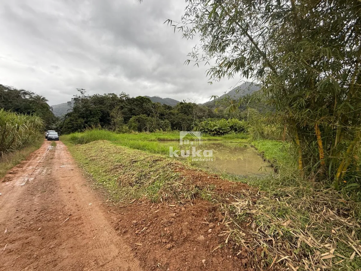 TERRENO À VENDA