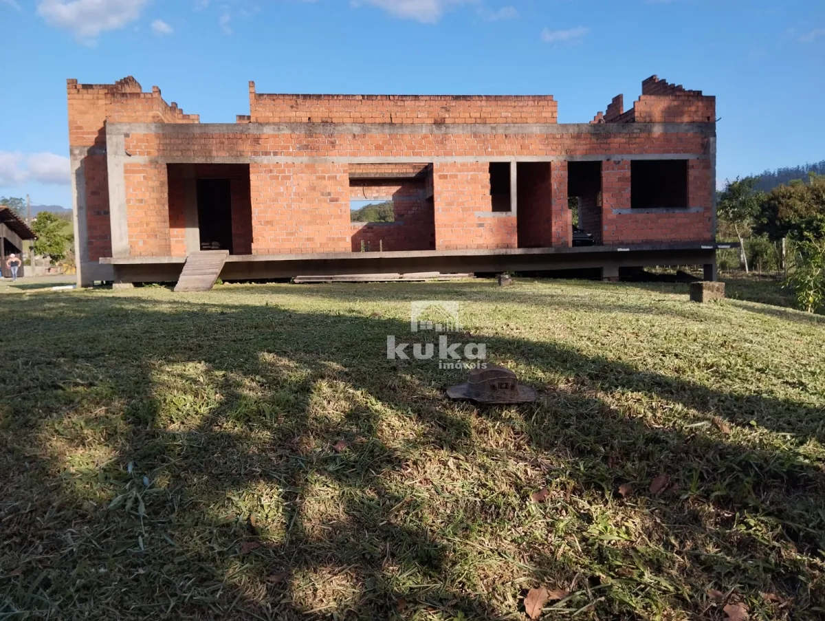 TERRENO COM CASA À VENDA
