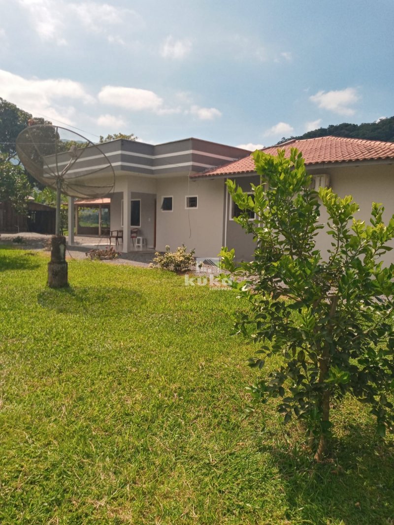 CHÁCARA COM CASA