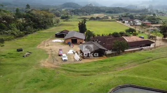 CHÁCARA COM CASA