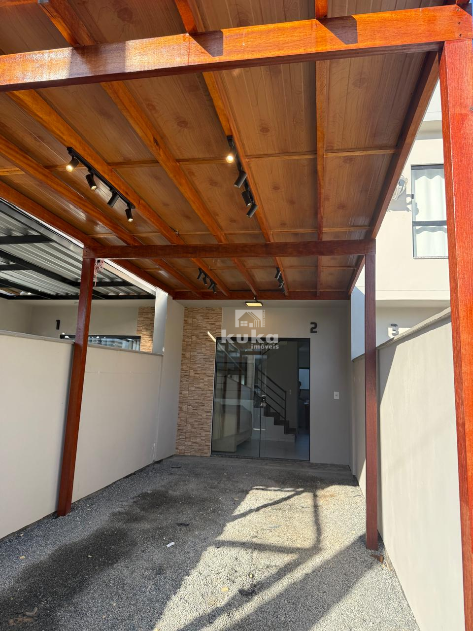 SOBRADO GEMINADO SEMIMOBILIADO P/ LOCAÇÃO — foto 2