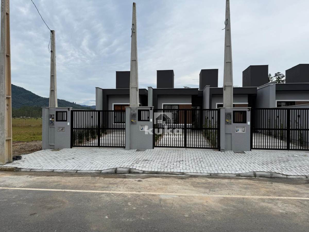 CASA GEMINADA À VENDA