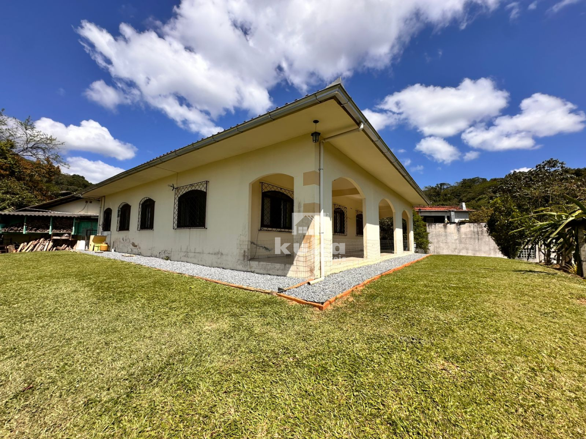 CASA C/ TERRENO AMPLO À VENDA — foto 4
