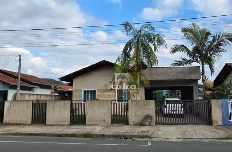 Casa à Venda