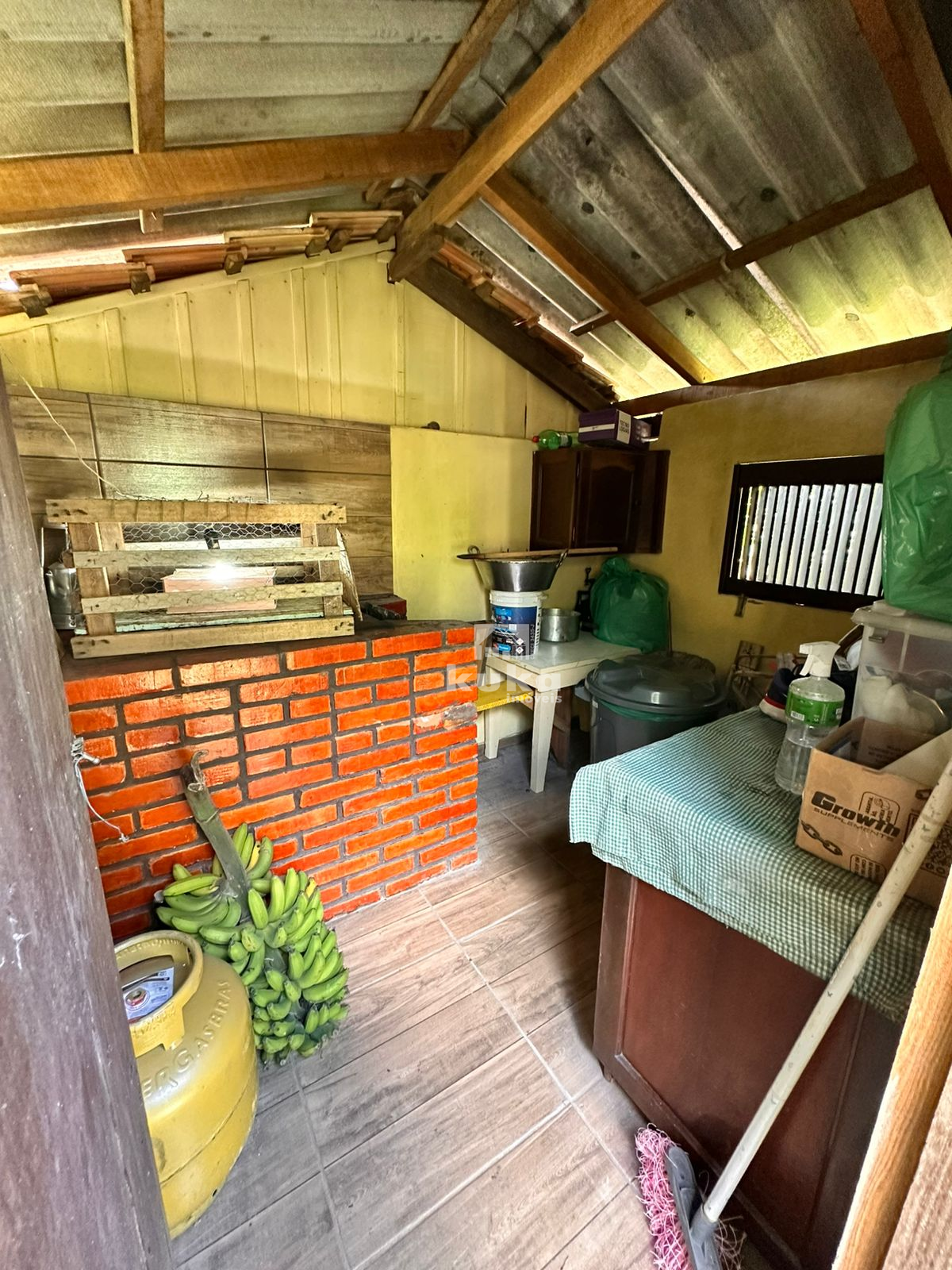 CASA C/ TERRENO AMPLO À VENDA — foto 17