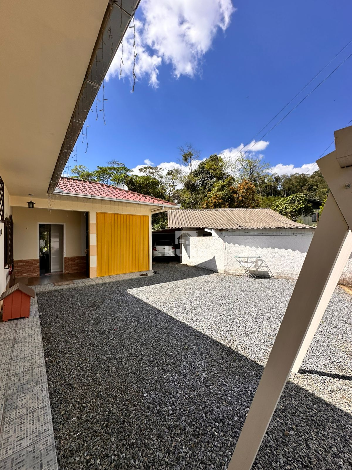 CASA C/ TERRENO AMPLO À VENDA — foto 16