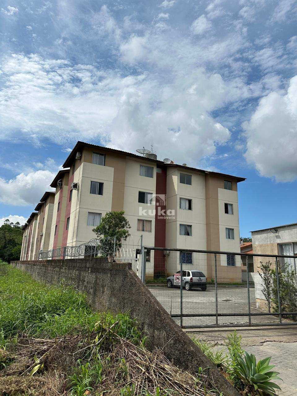 APARTAMENTO À VENDA