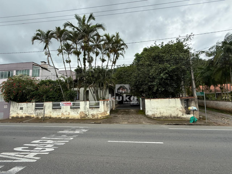 TERRENO À VENDA