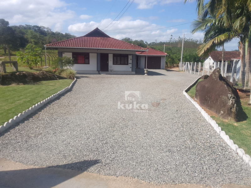CHÁCARA COM CASA