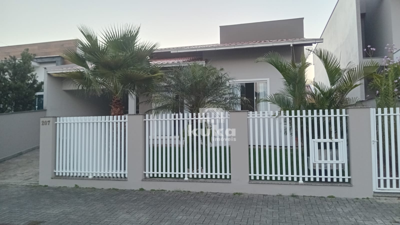 CASA À VENDA